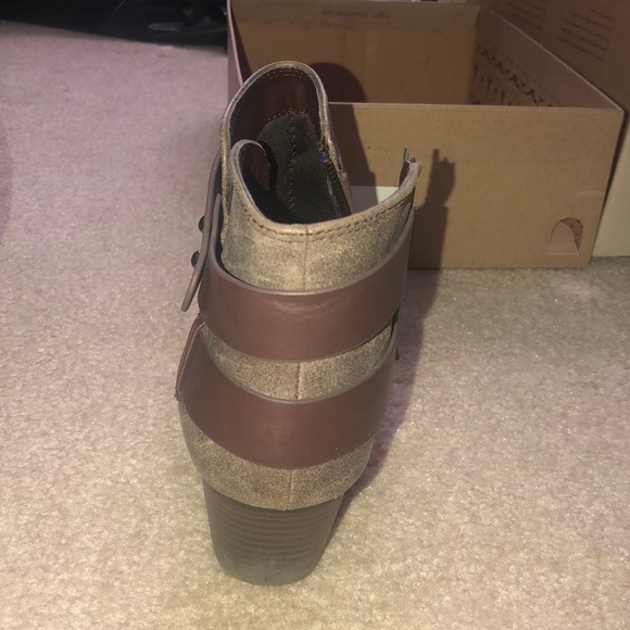 Ankle booties - Picture 3 of 4